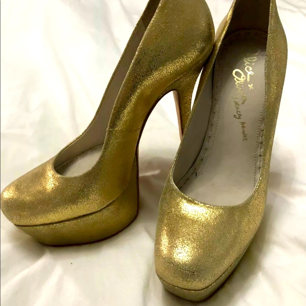 Alice and Olivia gold heels, size 9
